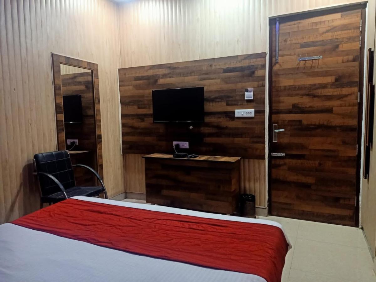 Hotel Pearl Grand & Banquet Zirakpur Zewnętrze zdjęcie