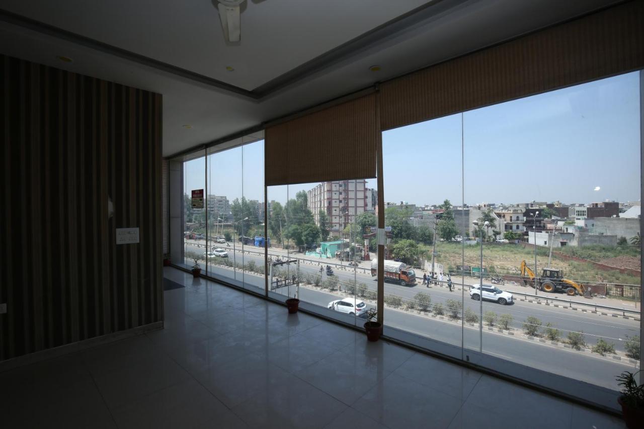 Hotel Pearl Grand & Banquet Zirakpur Zewnętrze zdjęcie