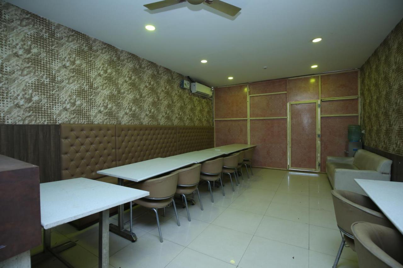 Hotel Pearl Grand & Banquet Zirakpur Zewnętrze zdjęcie
