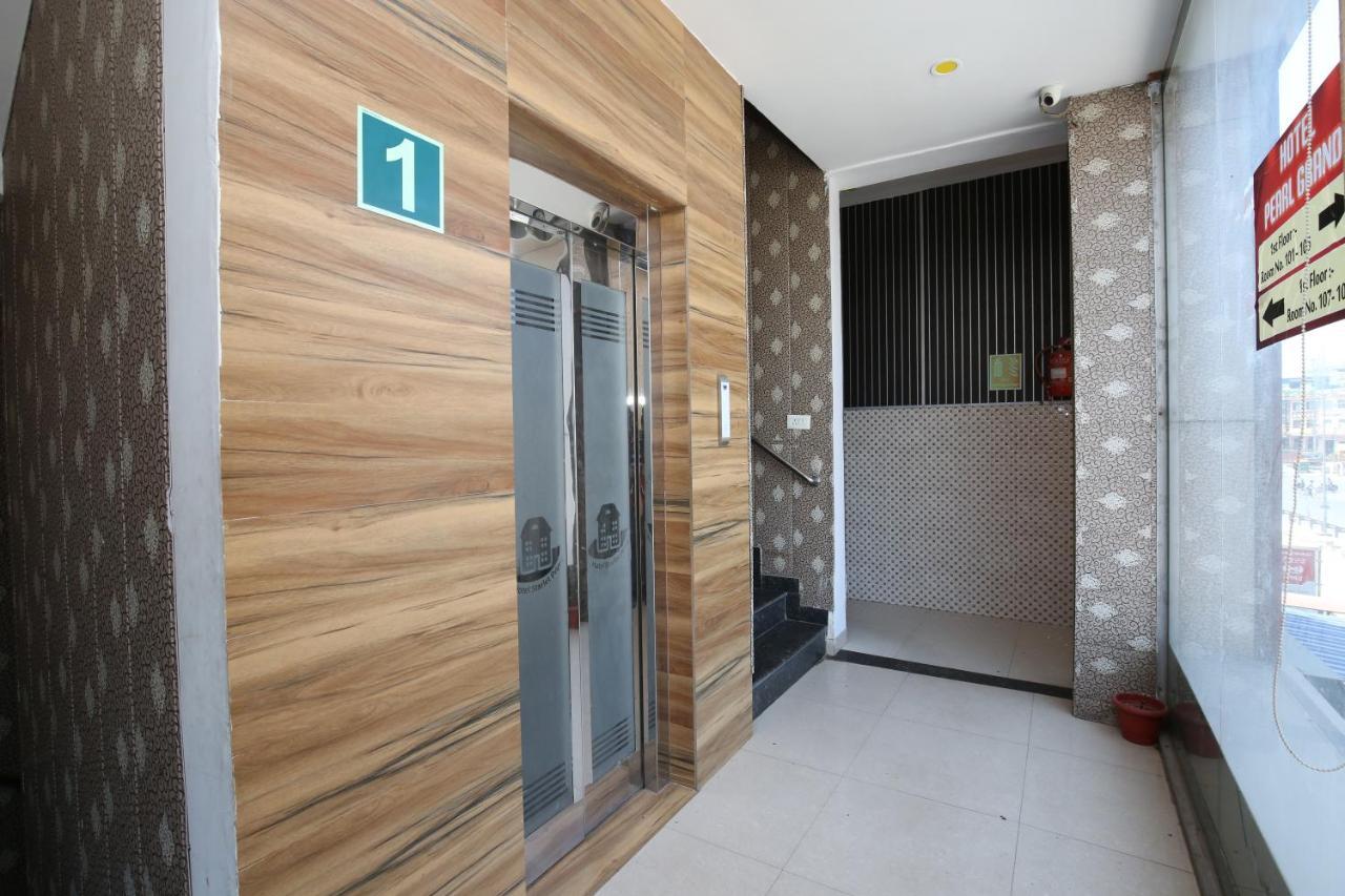 Hotel Pearl Grand & Banquet Zirakpur Zewnętrze zdjęcie