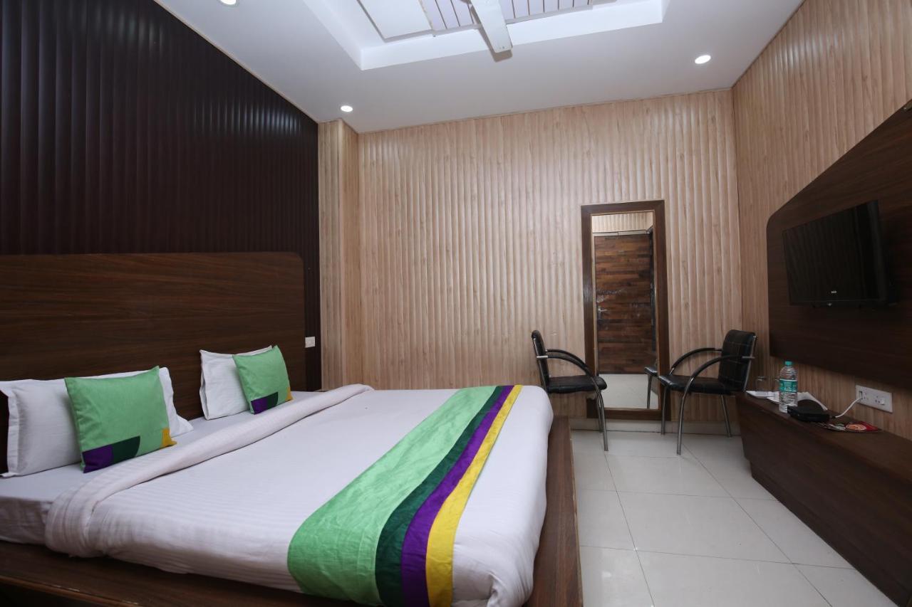 Hotel Pearl Grand & Banquet Zirakpur Zewnętrze zdjęcie