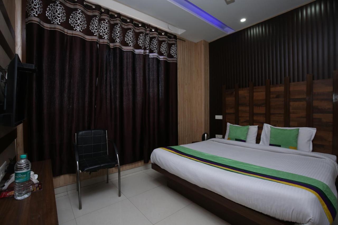 Hotel Pearl Grand & Banquet Zirakpur Zewnętrze zdjęcie